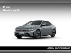 BMW i3 - 50 xDrive First Edition | M Sportpakket | Trekhaak | Panoramadak | Driving Assistant Prof.