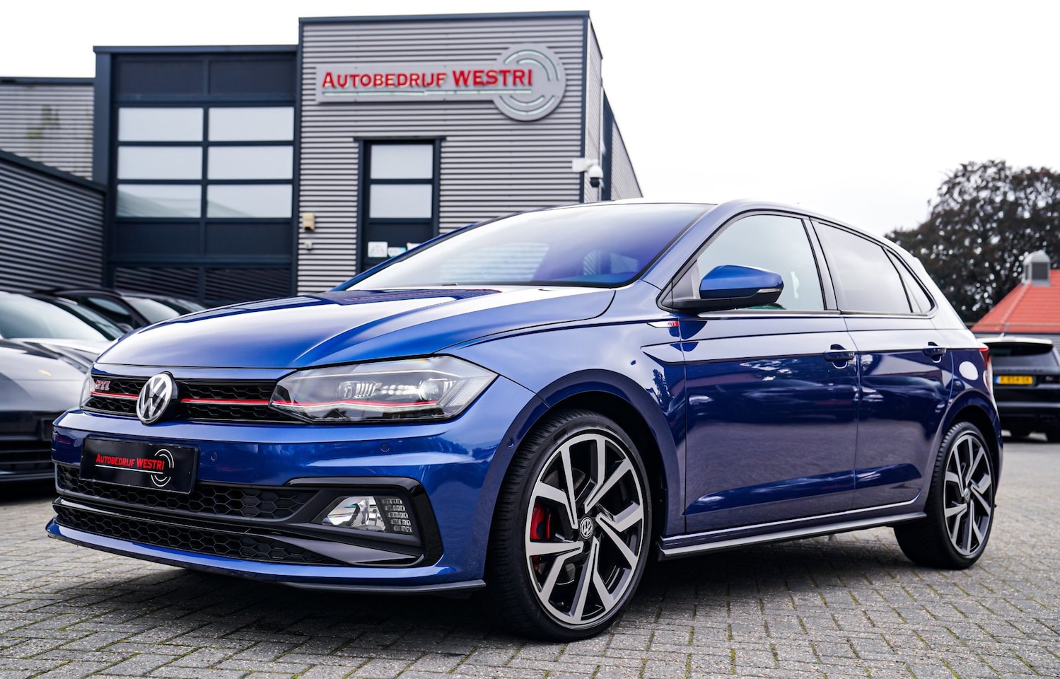 Volkswagen Polo - 2.0 TSI GTI | LED | Stoelverwarming | Achteruitrijcamera | Apple Carplay | Climatronic | 2 - AutoWereld.nl