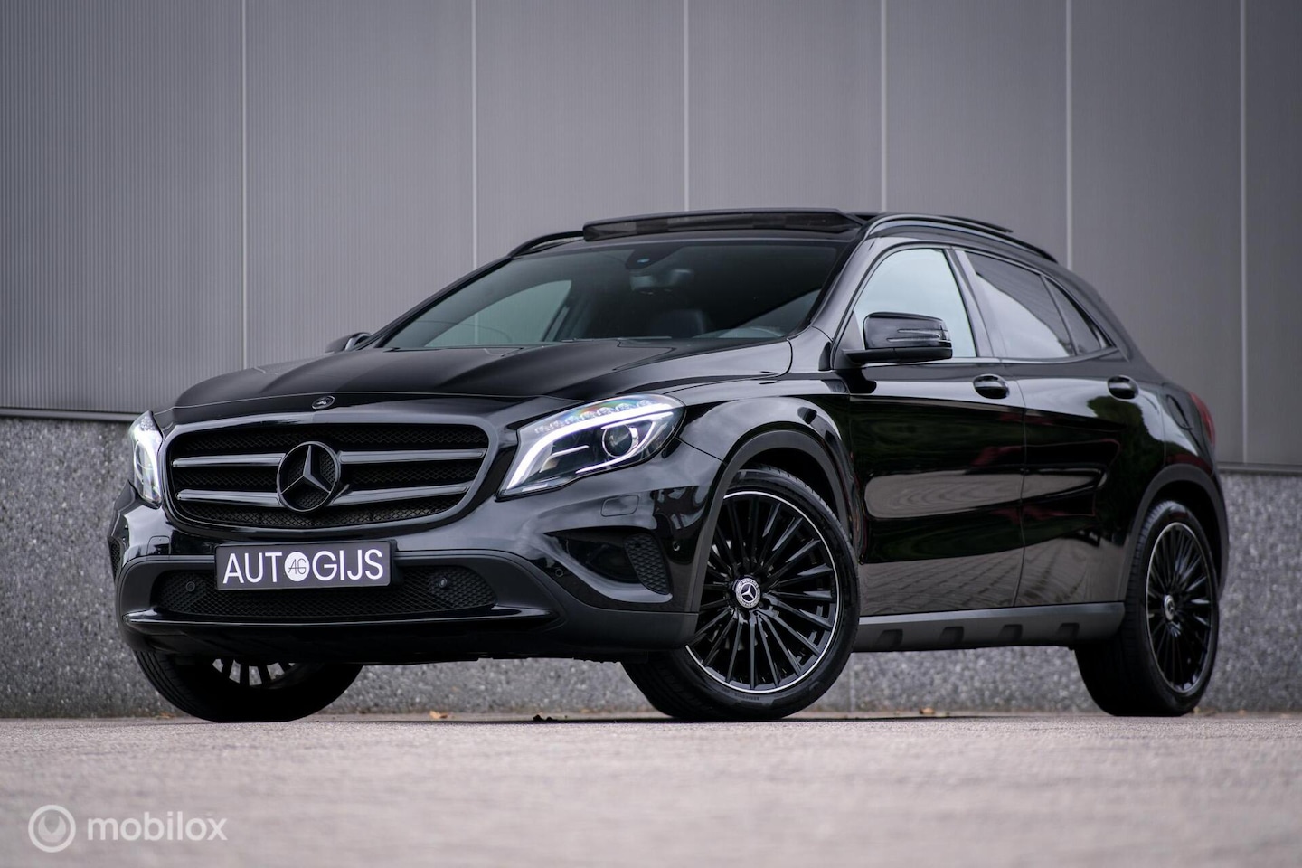 Mercedes-Benz GLA-Klasse - 180 | Glazen schuifdak | NAP NL auto | Camera | Cruise | LED | Xenon | Rijklaarprijs | - AutoWereld.nl