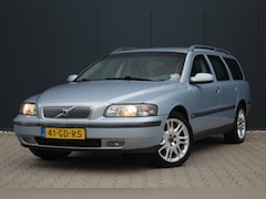 Volvo V70 - 2.4 Comfort Line | Automaat | Trekhaak | Navigatie | Clima / Cruise control | APK | PDC |