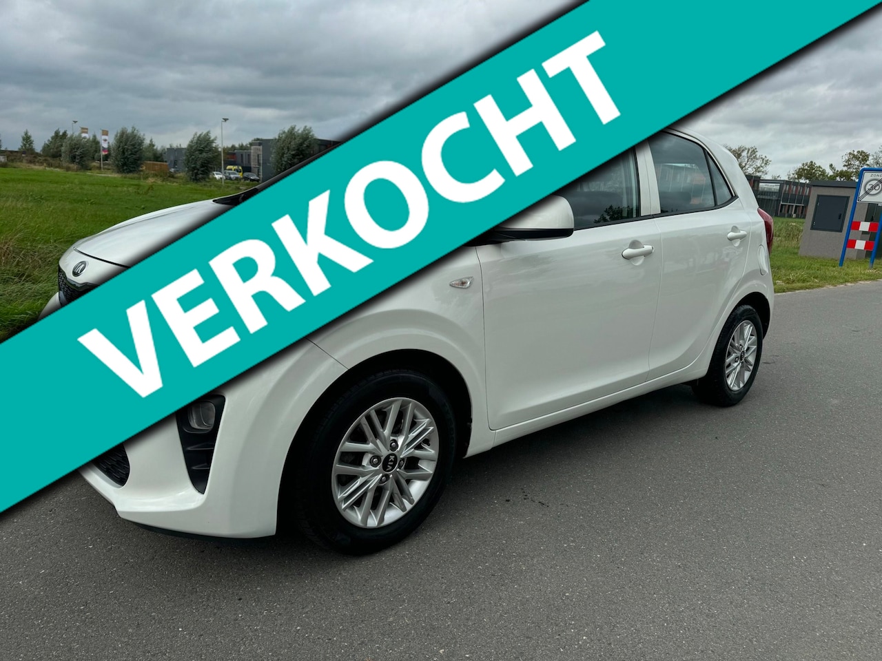 Kia Picanto - 1.0 DPi DynamicLine I CAMERA I APPLECARPLAY I LICHTMETAAL - AutoWereld.nl