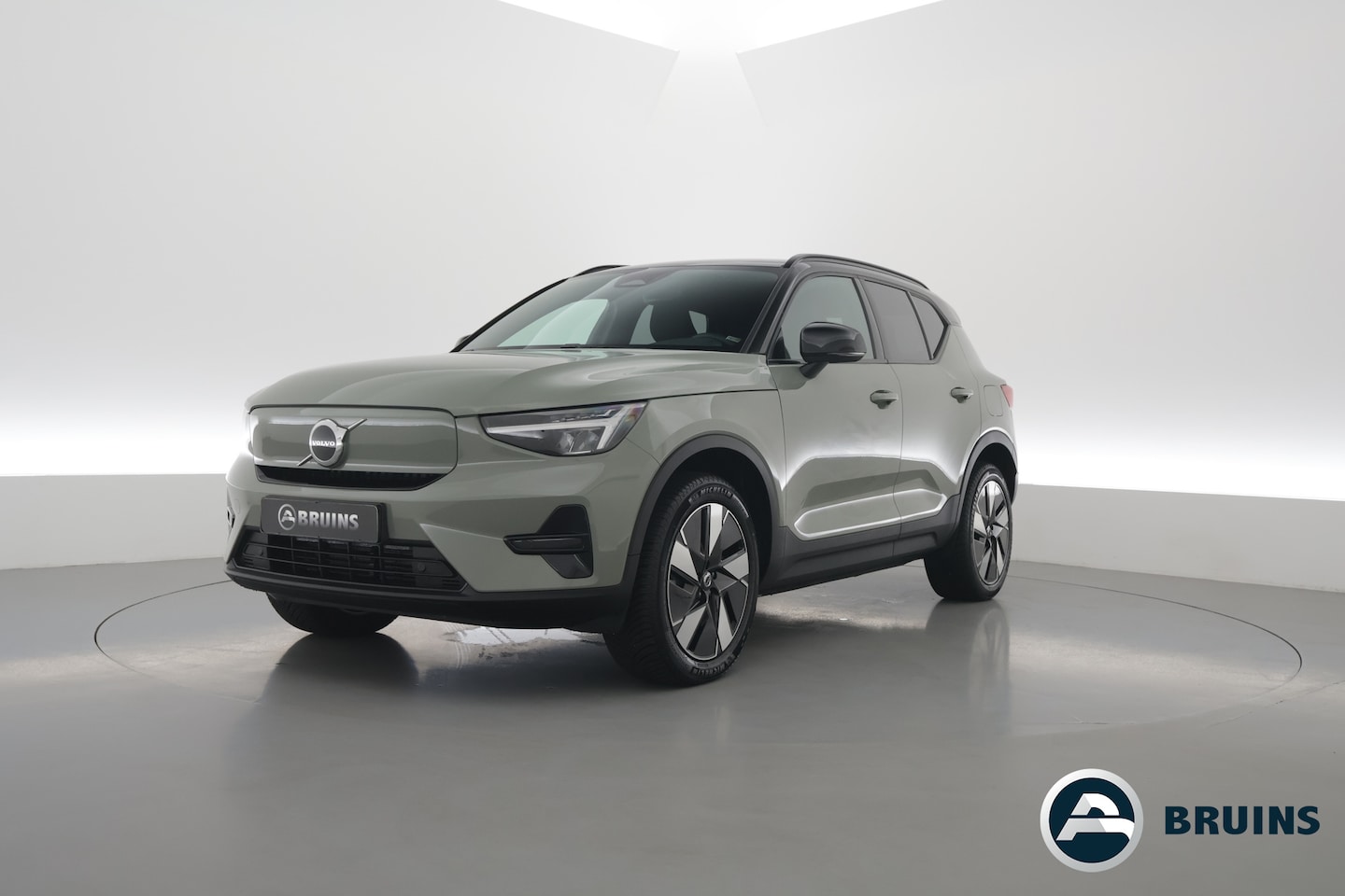 Volvo XC40 - Recharge Plus 70 kWh | Stoel + stuurverw. | Pilot Ass. | Blis | Warmtepomp | Camera | - AutoWereld.nl