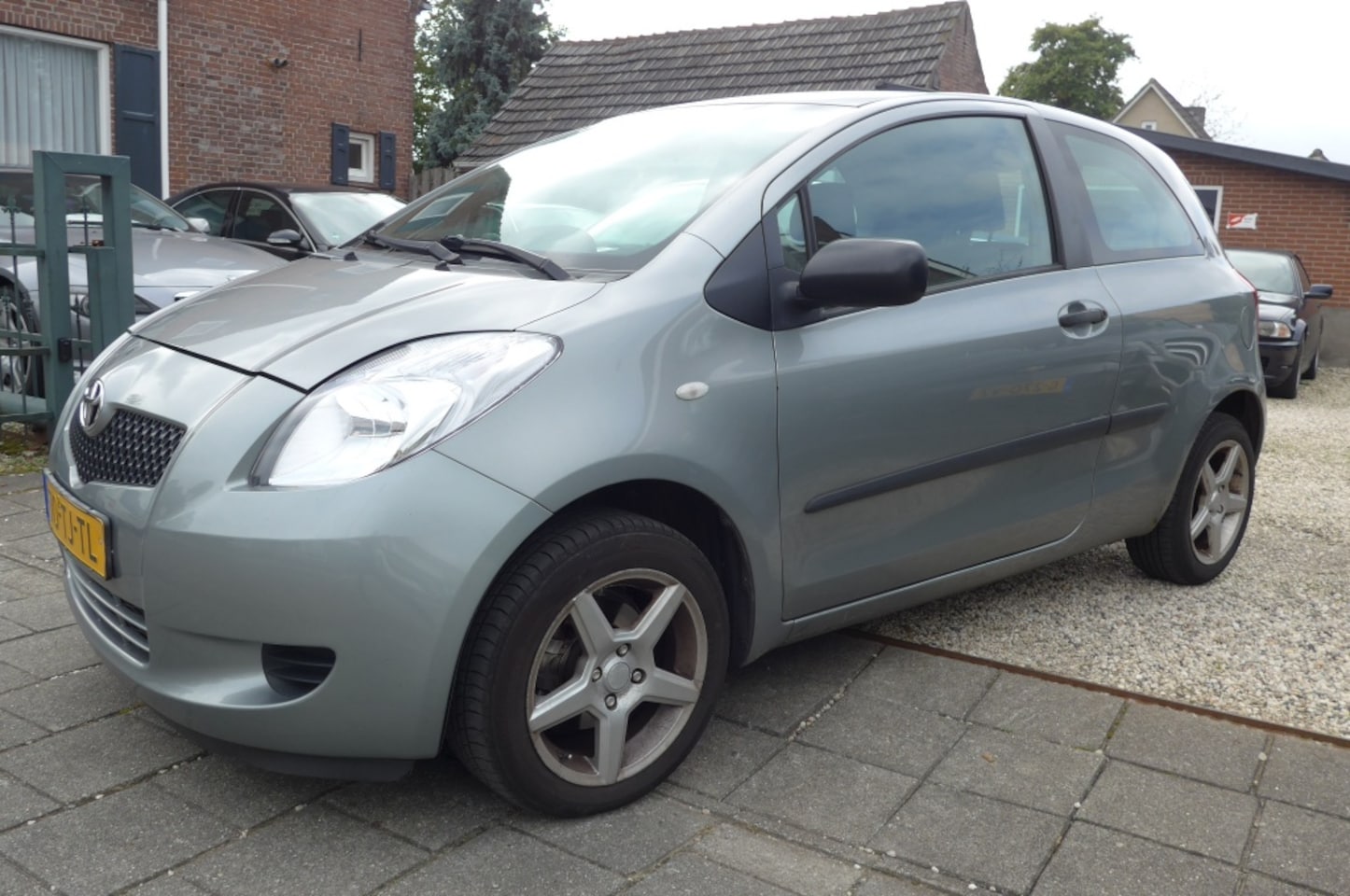 Toyota Yaris - 1.0 VVT-i Terra 1.0 VVTi Terra - AutoWereld.nl