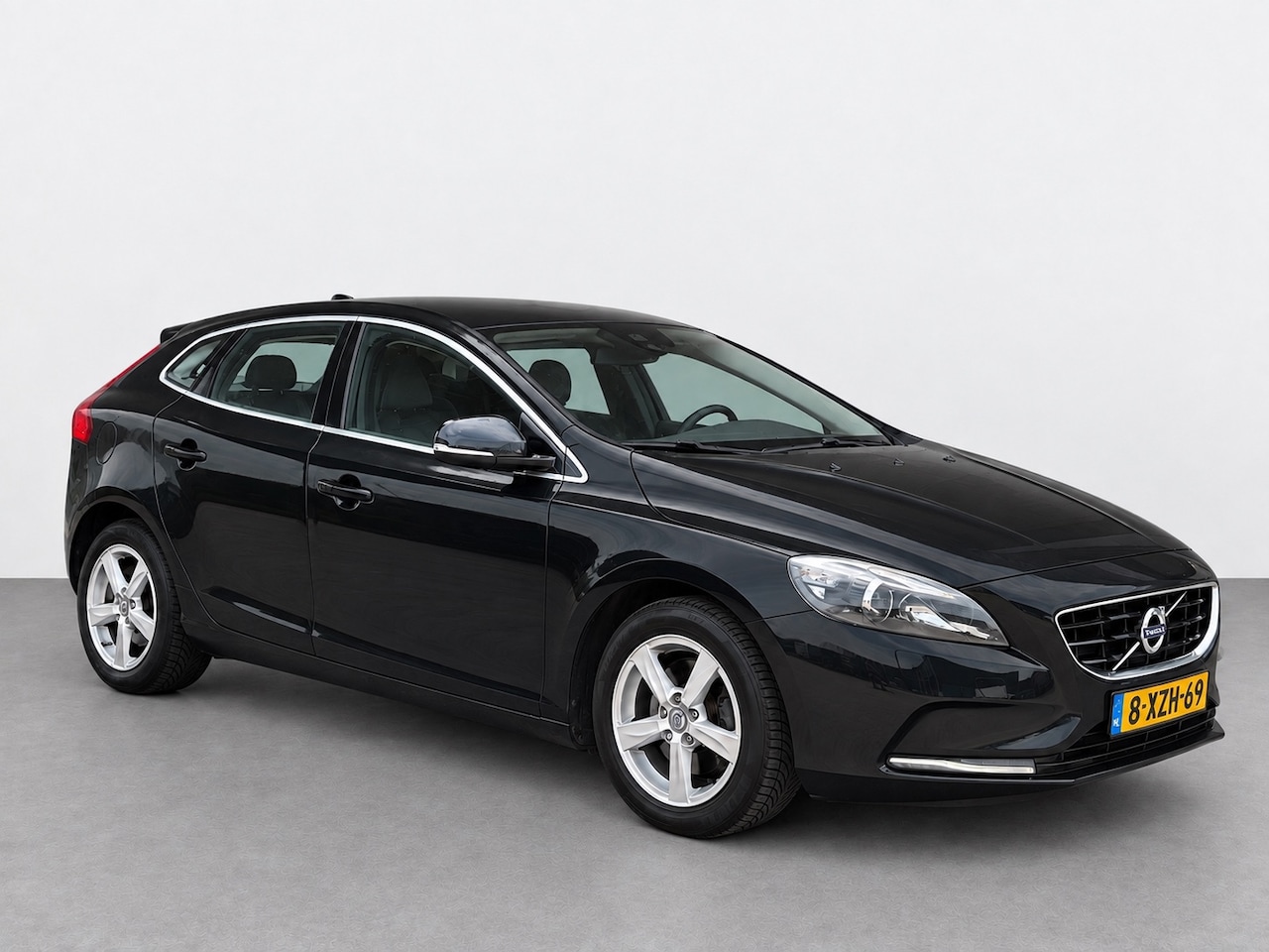 Volvo V40 - 1.6 T3 Summum 150PK+Airco+Cruise+Navi+BT+NAP - AutoWereld.nl