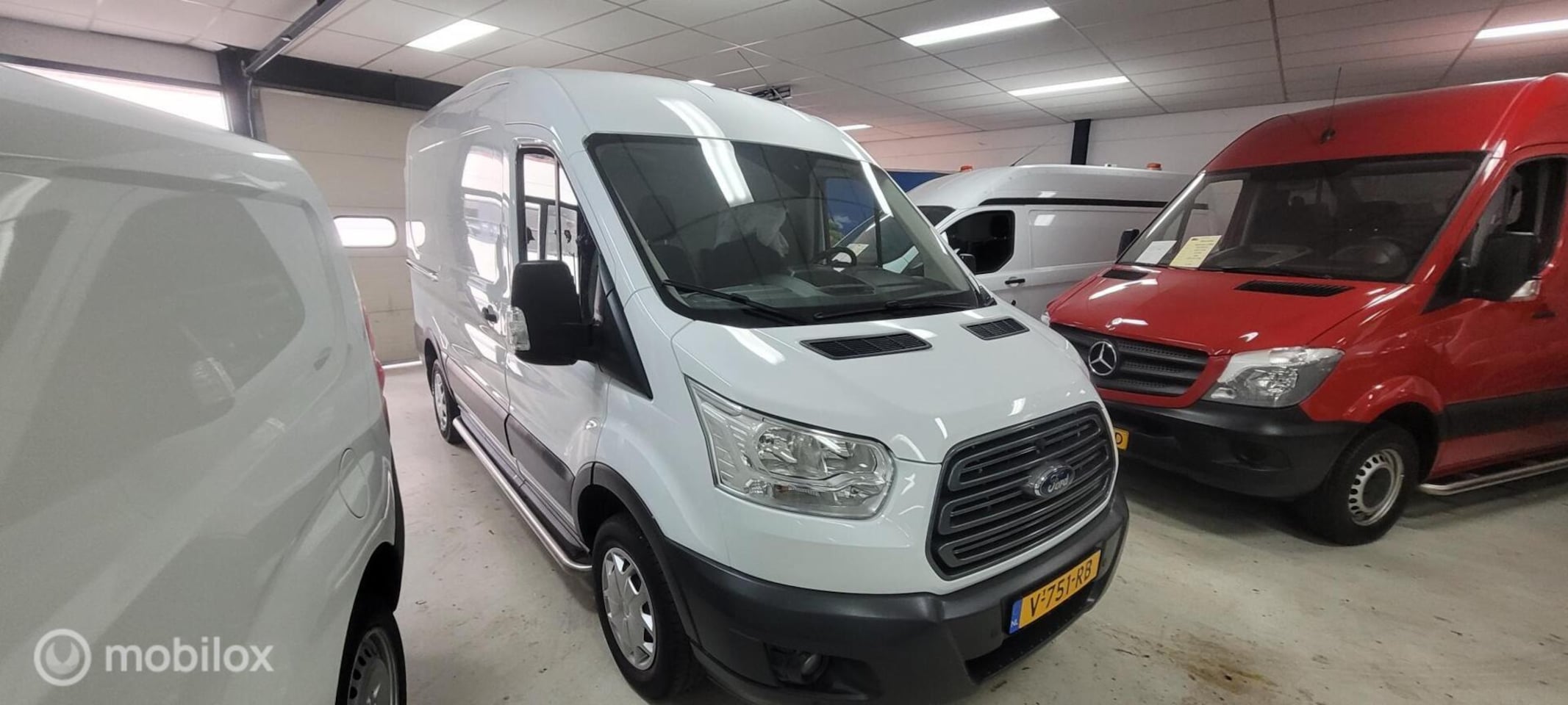 Ford Transit - 290 2.0 TDCI L2H2 Ambiente 290 2.0 TDCI L2H2 Ambiente - AutoWereld.nl