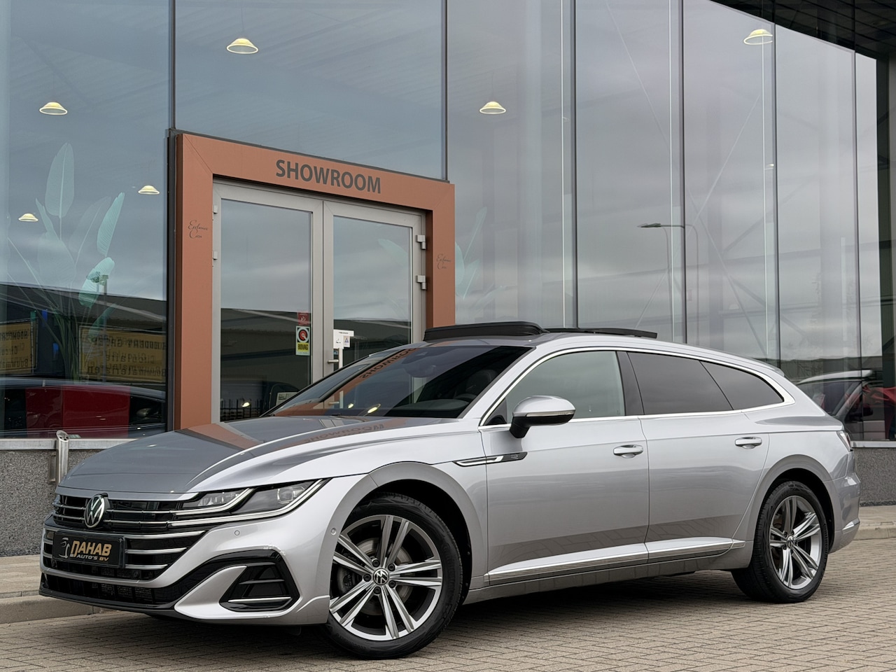 Volkswagen Arteon Shooting Brake - 1.4 TSI eHybrid R-Line Business+ | ACC | SOH 92,5% | Stoel/Stuurverwarming | Apple Carplay - AutoWereld.nl