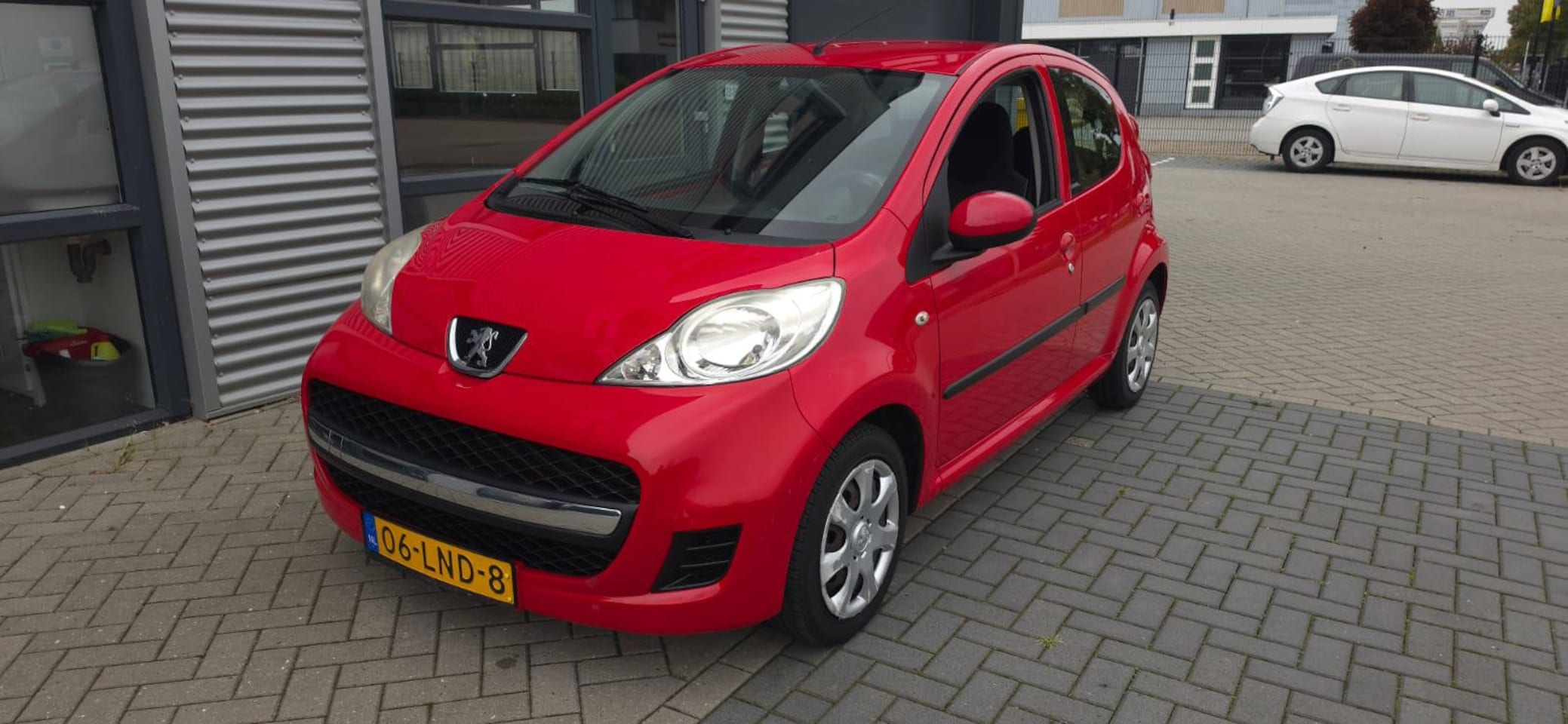 Peugeot 107 - 1.0-12V Urban Move 5-drs Airco - AutoWereld.nl