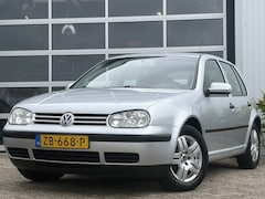 Volkswagen Golf - 1.6 Oxford 100pk | Automaat | Achteruitrijcamera | Apple Carplay/Android auto | Cruise con