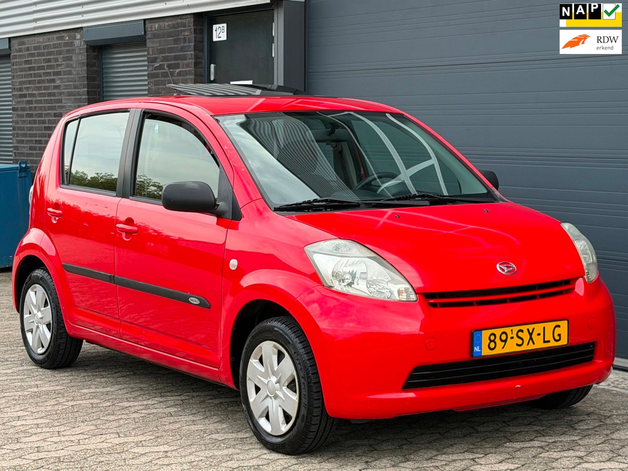 Daihatsu Sirion 2 - 1.0-12V Trend SCHUIFDAK APK NAP - AutoWereld.nl
