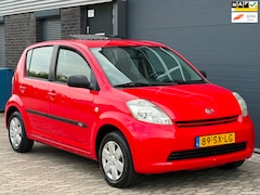 Daihatsu Sirion 2 - 1.0-12V Trend SCHUIFDAK APK NAP