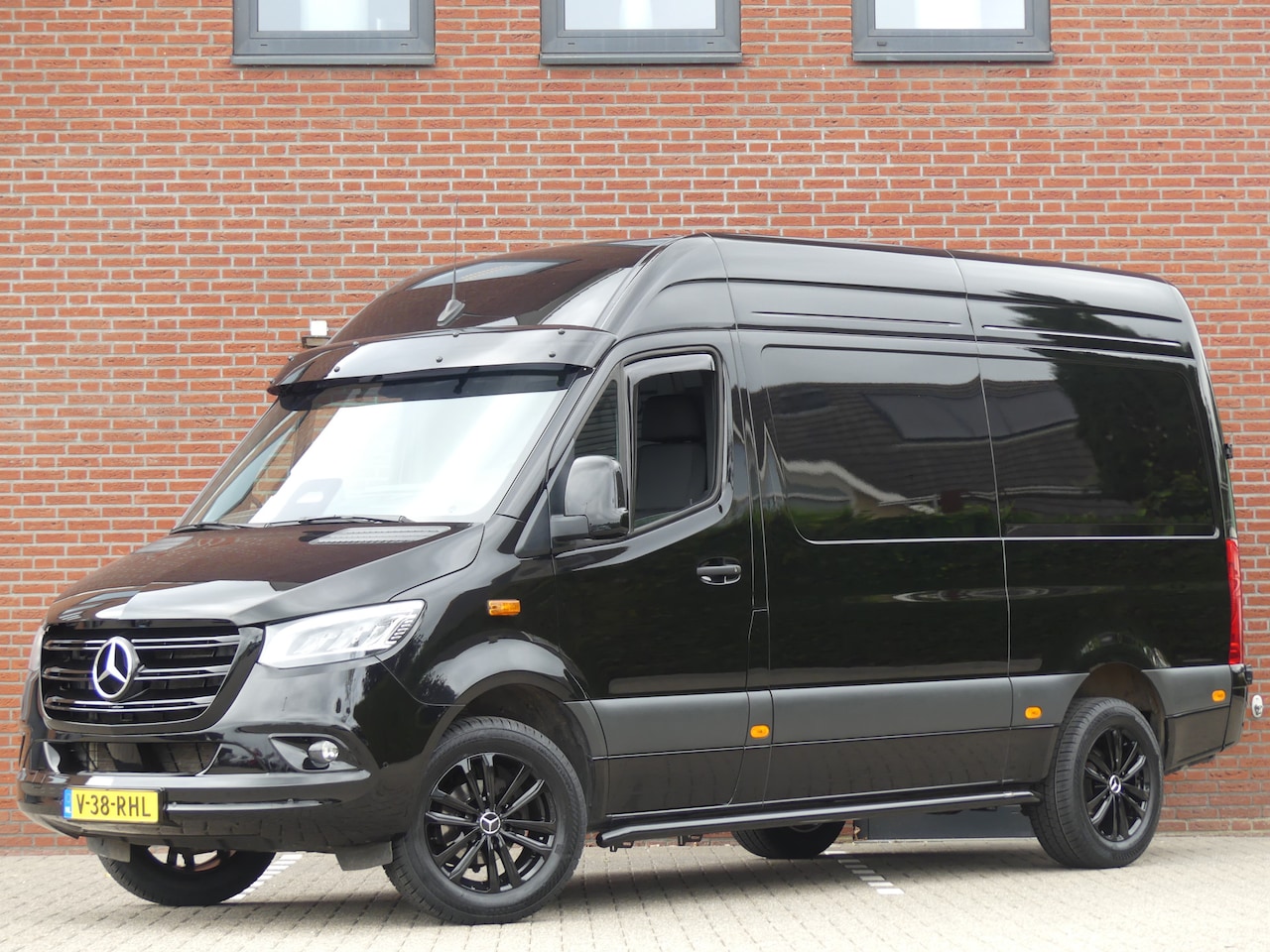 Mercedes-Benz Sprinter - 317 CDI L2H2 LED/Camera/Geveerde stoel/PDC - AutoWereld.nl
