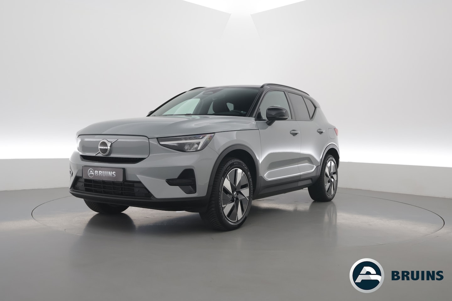 Volvo XC40 - Recharge Twin Plus 82 kWh | 535 WLTP | Trekhaak | Stoel + stuurverwarming | - AutoWereld.nl