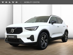 Volvo XC40 - B4 Plus Dark | Panoramadak | Trekhaak | Harman/Kardon | Dodehoekdetectie |