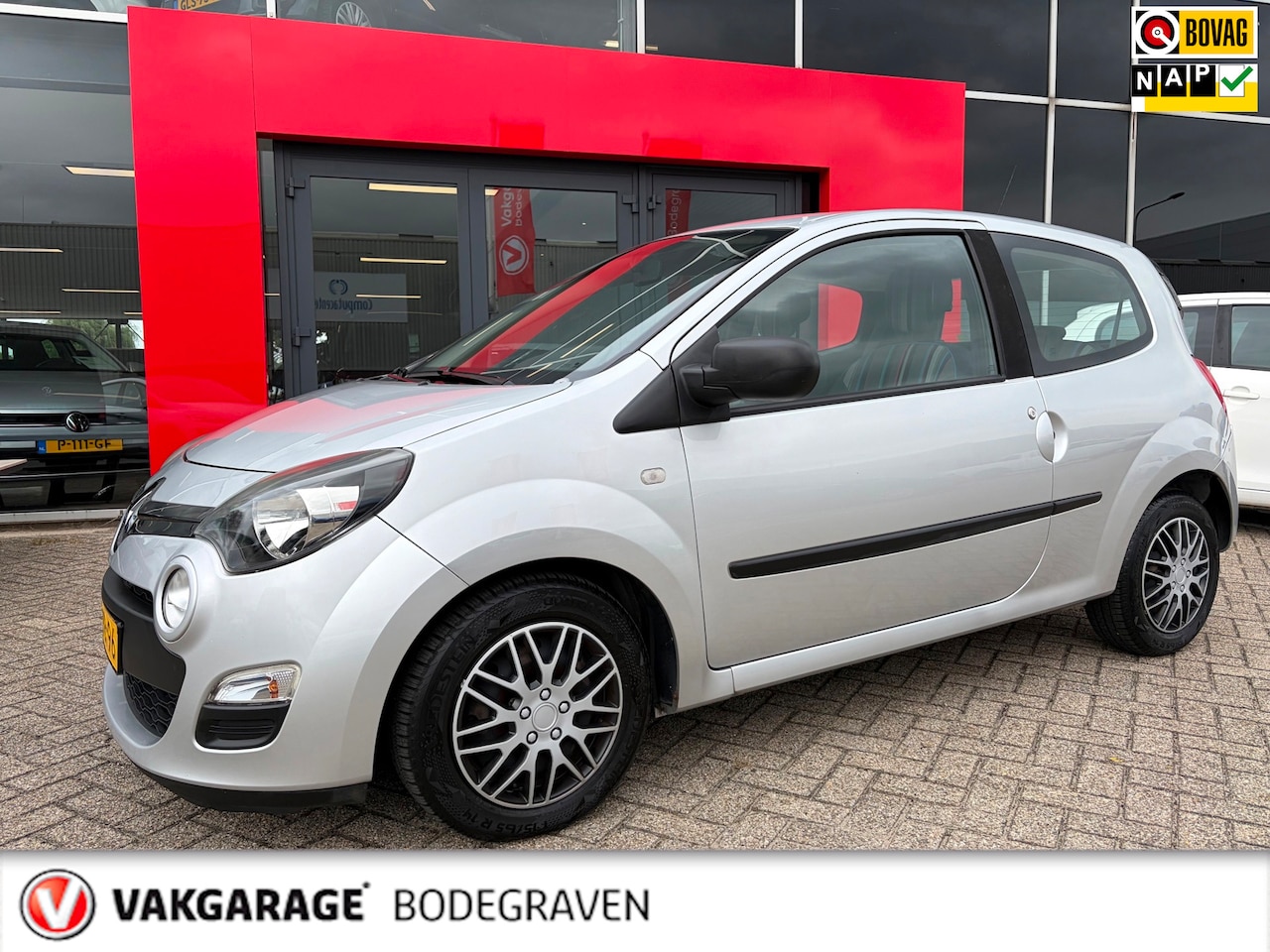 Renault Twingo - 1.2 16V Parisienne 1.2 16V Parisienne - AutoWereld.nl