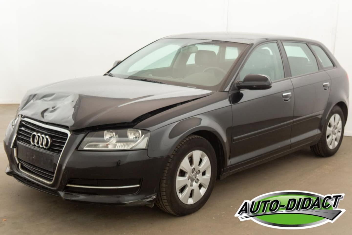 Audi A3 - 1.6 TDI Leder Clima Attraction - AutoWereld.nl