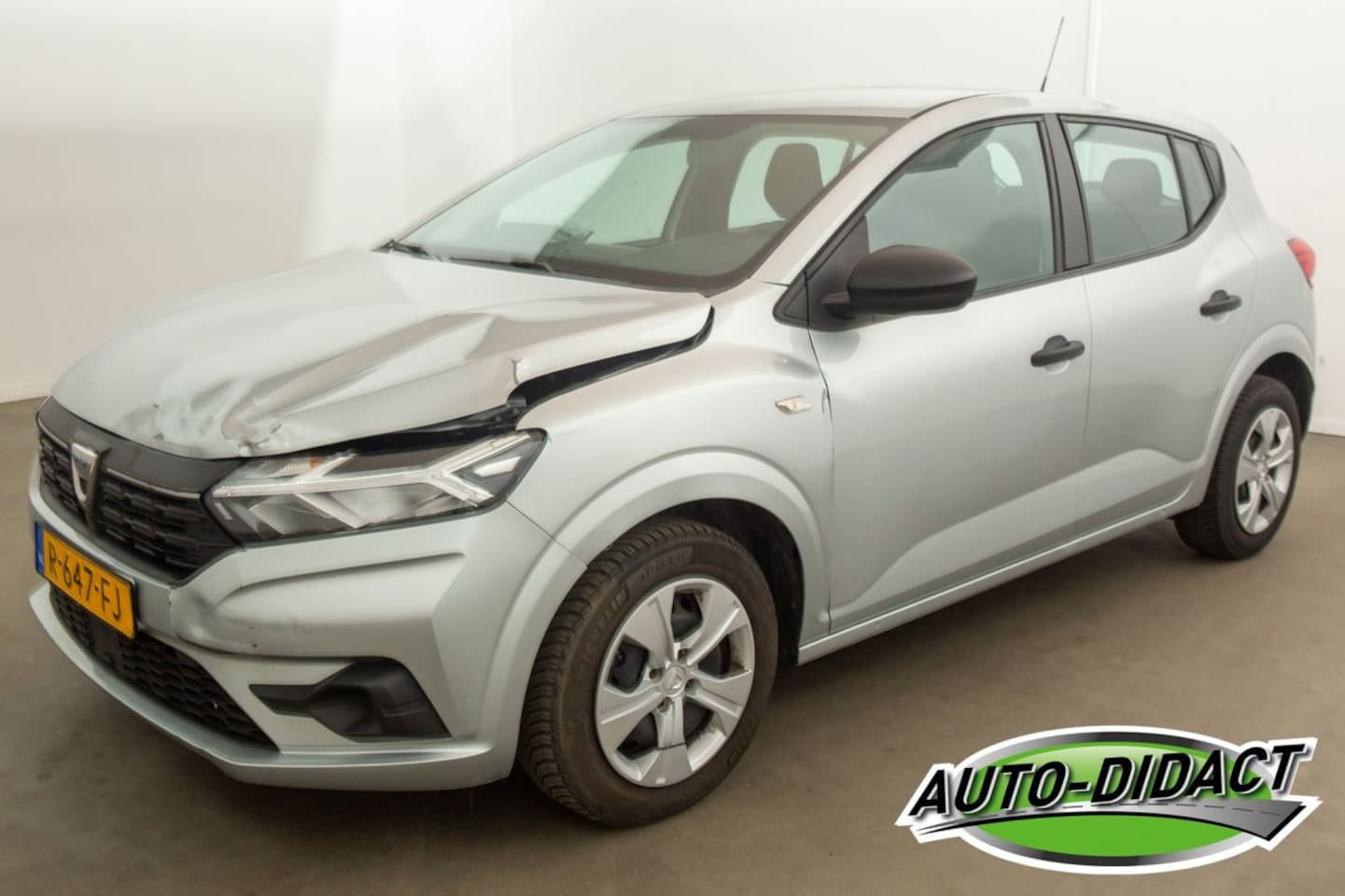Dacia Sandero - 1.0 TCe Airco 91.250 km NAP 90 Essential - AutoWereld.nl