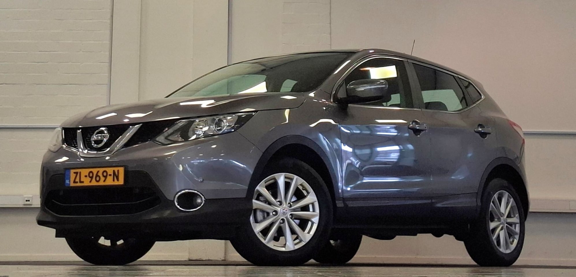 Nissan Qashqai - 1.2T Acenta Trekhaak Goed onderhouden Mooi! - AutoWereld.nl