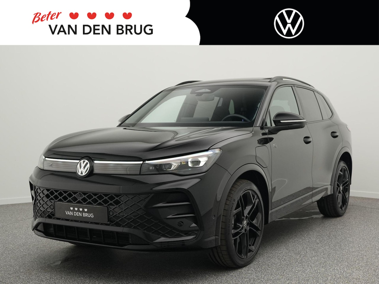 Volkswagen Tiguan - 1.5 eHybrid R-Line Edition 272 pk | Black Style | LED Matrix | Navigatie | Panoramadak | C - AutoWereld.nl