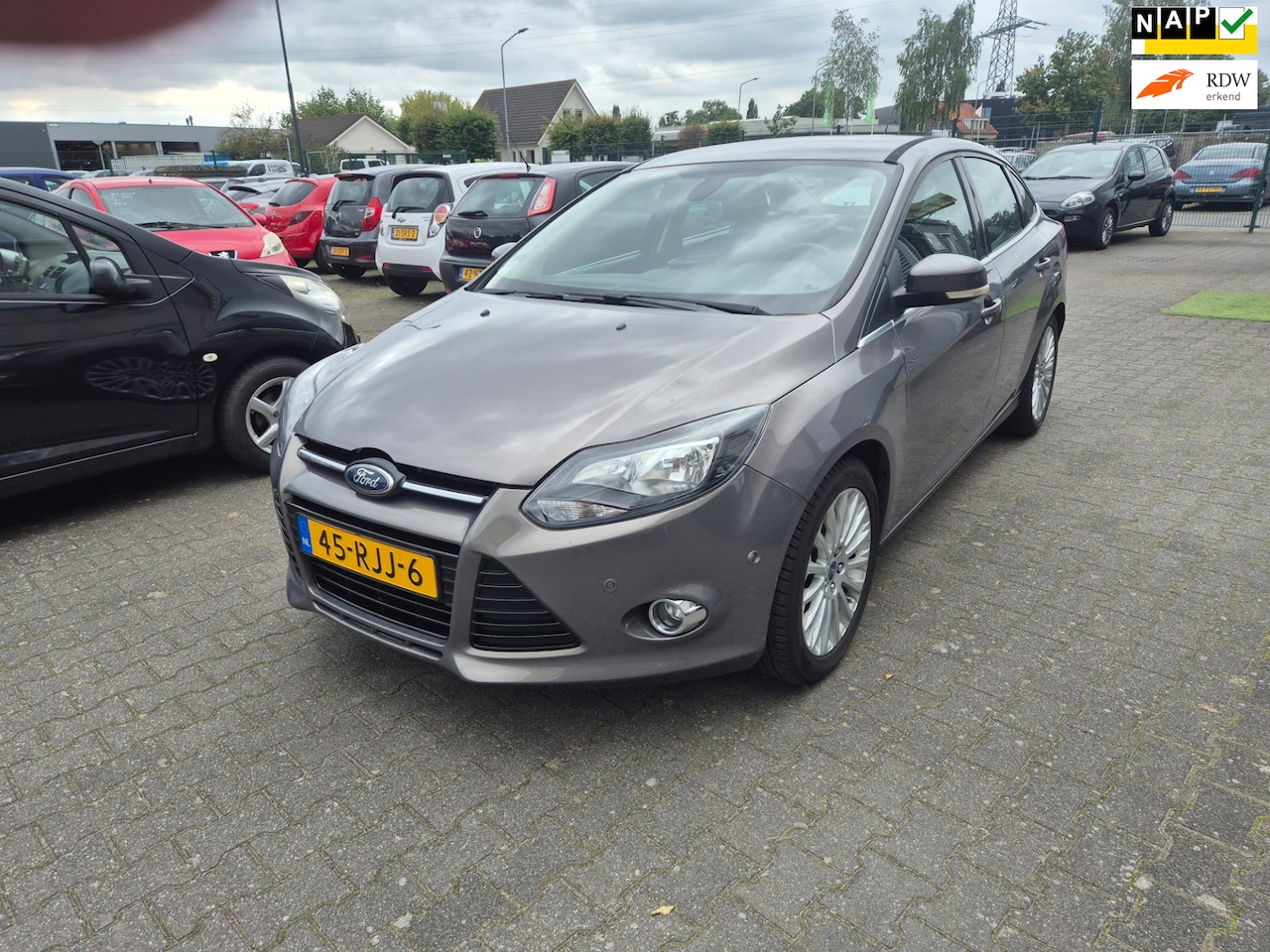 Ford Focus - Ford Focus 1.6 TI-VCT First Edition-SEDAN - AutoWereld.nl