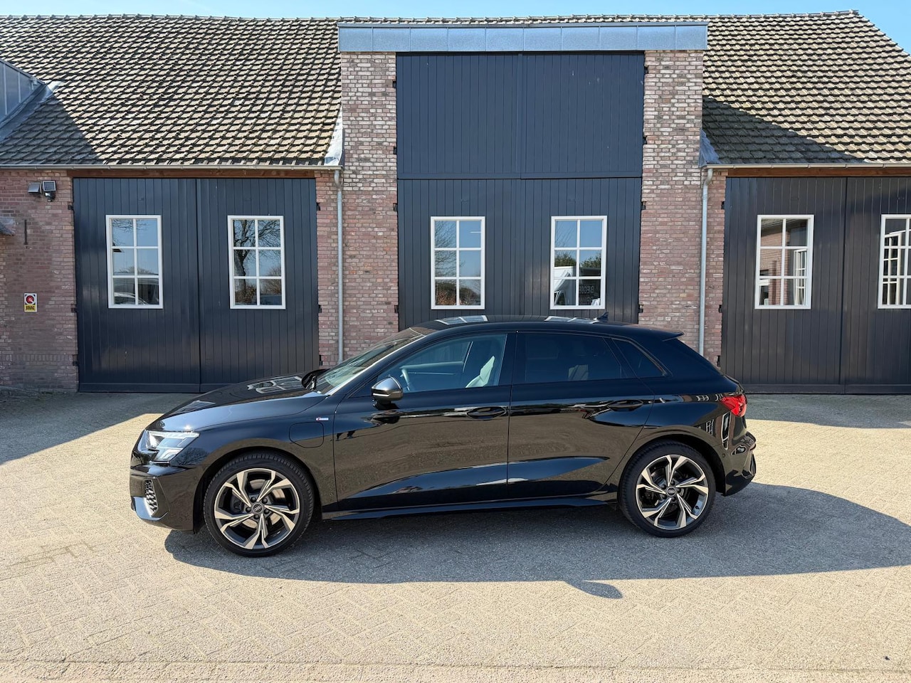 Audi A3 Sportback - 40 TFSI quattro Advance Sport 3 x S-line, ALL BLACK, Full Option - AutoWereld.nl