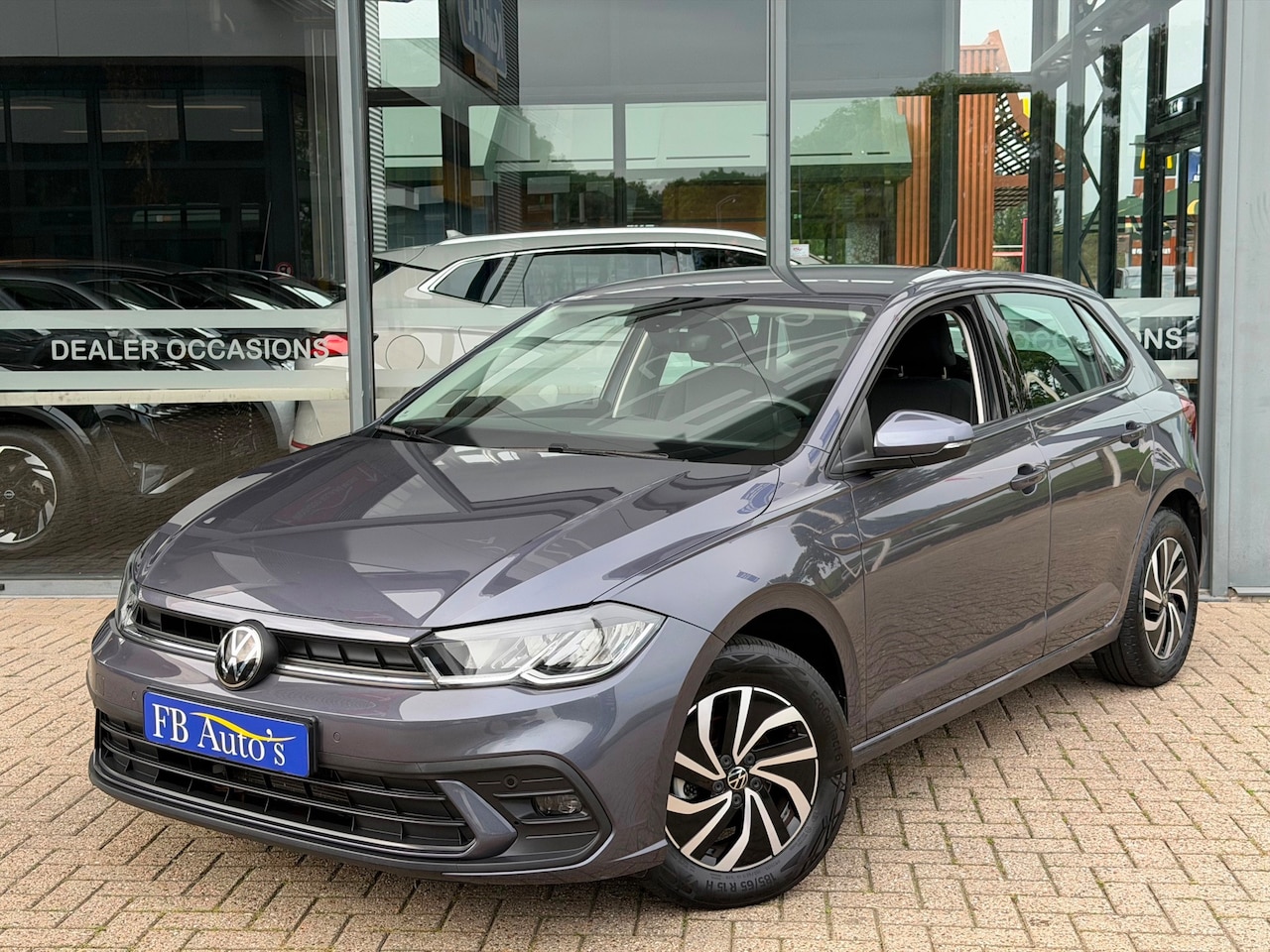 Volkswagen Polo - 1.0 TSI Life Business Airco Navi Lmv - AutoWereld.nl