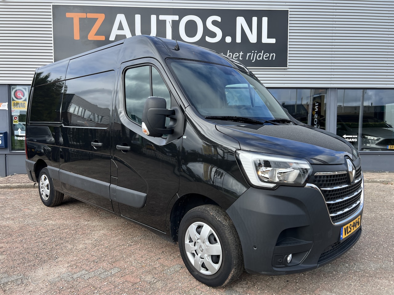 Renault Master - T35 2.3 dCi 135 L2H2 Work Edition T35 2.3 dCi 135 L2H2 Work Edition - AutoWereld.nl
