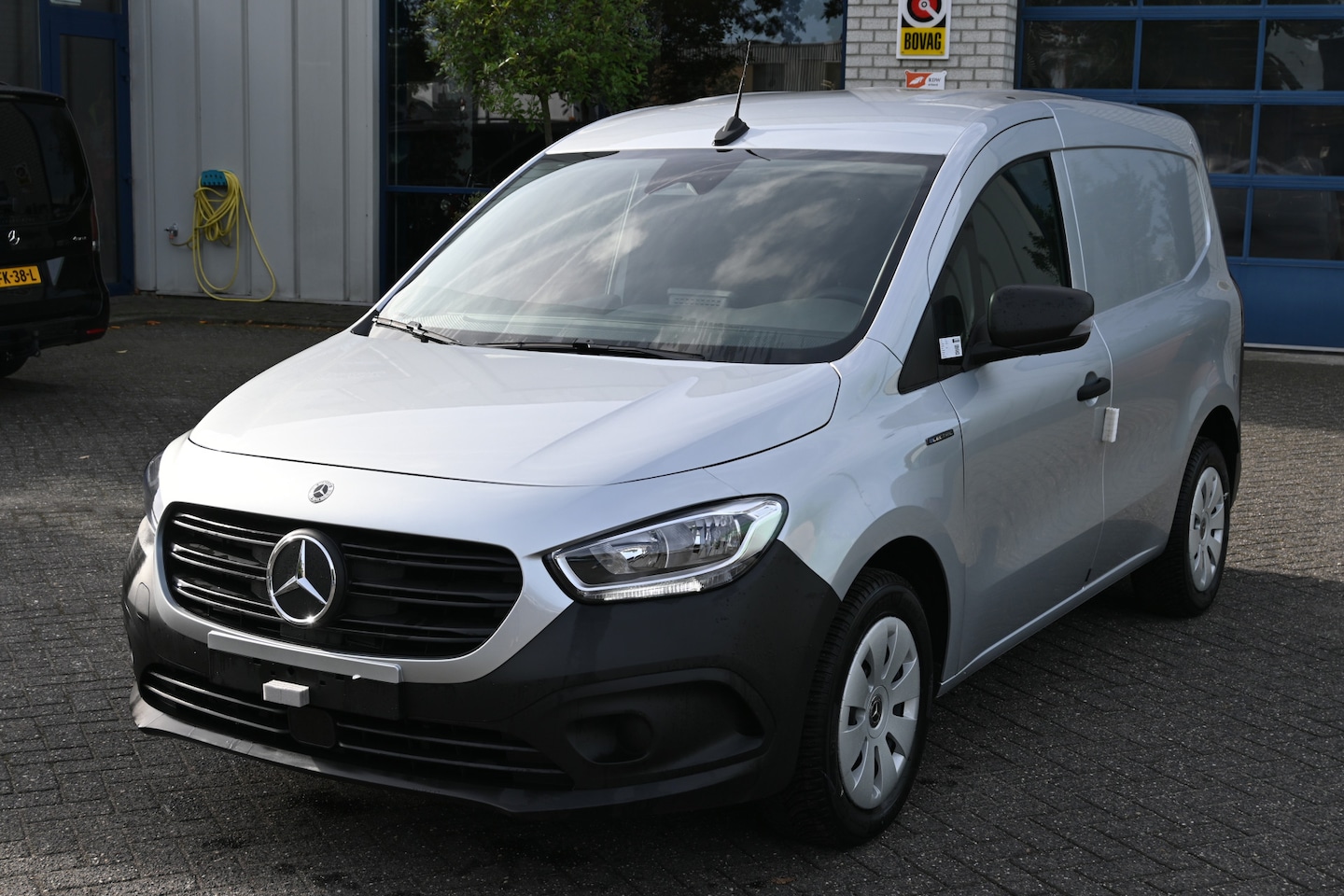 Mercedes-Benz eCitan - 112 L1 51 kWh AC 22kW/DC 75kW, Climate controle, Smartphone integratiepakket - AutoWereld.nl