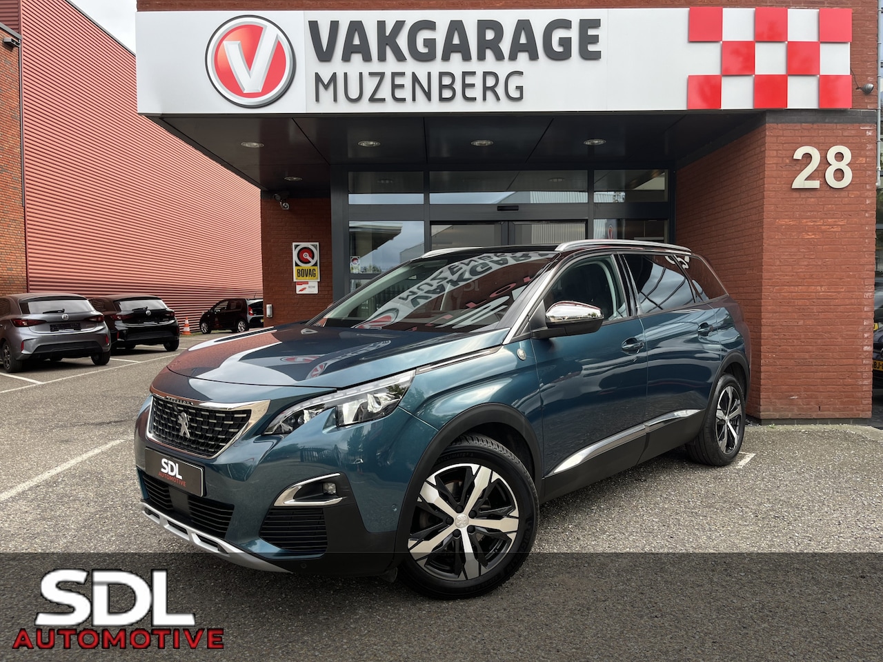 Peugeot 5008 - 1.2 PureTech GT-Line Crossway 7P. // ADAPT. CRUISE // SCHUIF-KANTELDAK // LEDER-ALCANTARA - AutoWereld.nl