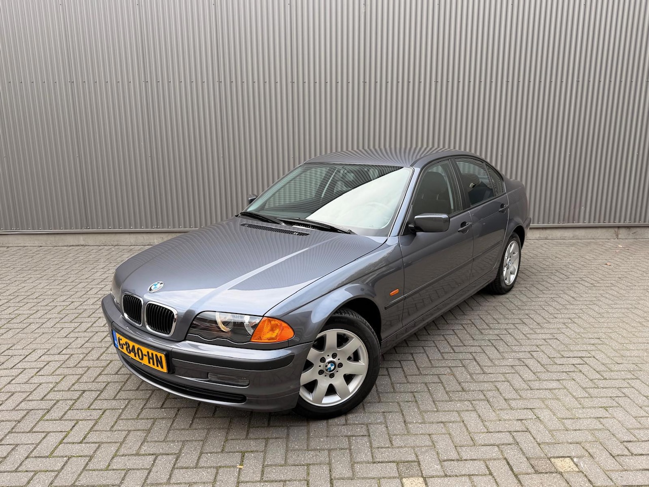 BMW 3-serie - 318i Volledig onderhouden zeer nette conditie! - AutoWereld.nl