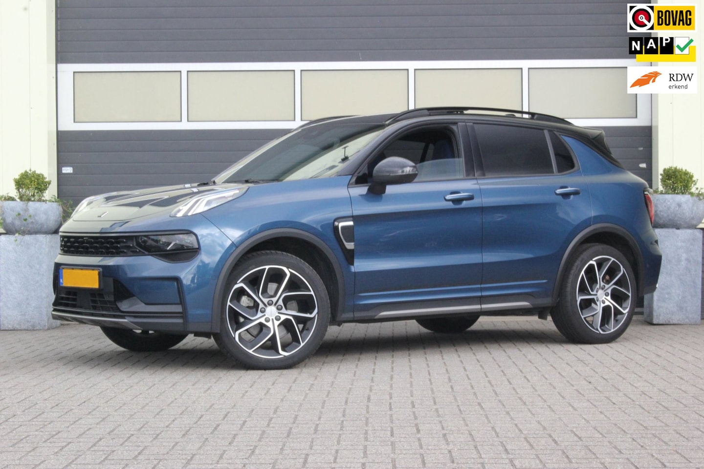 Lynk & Co 01 - 1.5 PHEV Plug-in hybrid | NAP | Black Edition | Panoramadak | - AutoWereld.nl