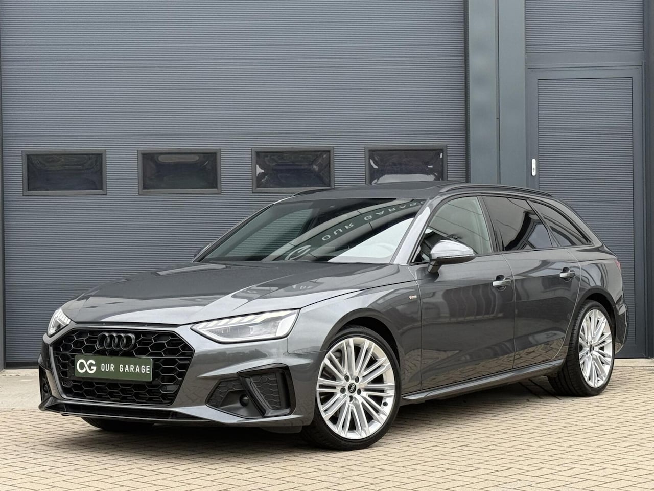 Audi A4 Avant - 35 TFSI S edition|Pano|Matrix|Trekhaak|Keyless - AutoWereld.nl