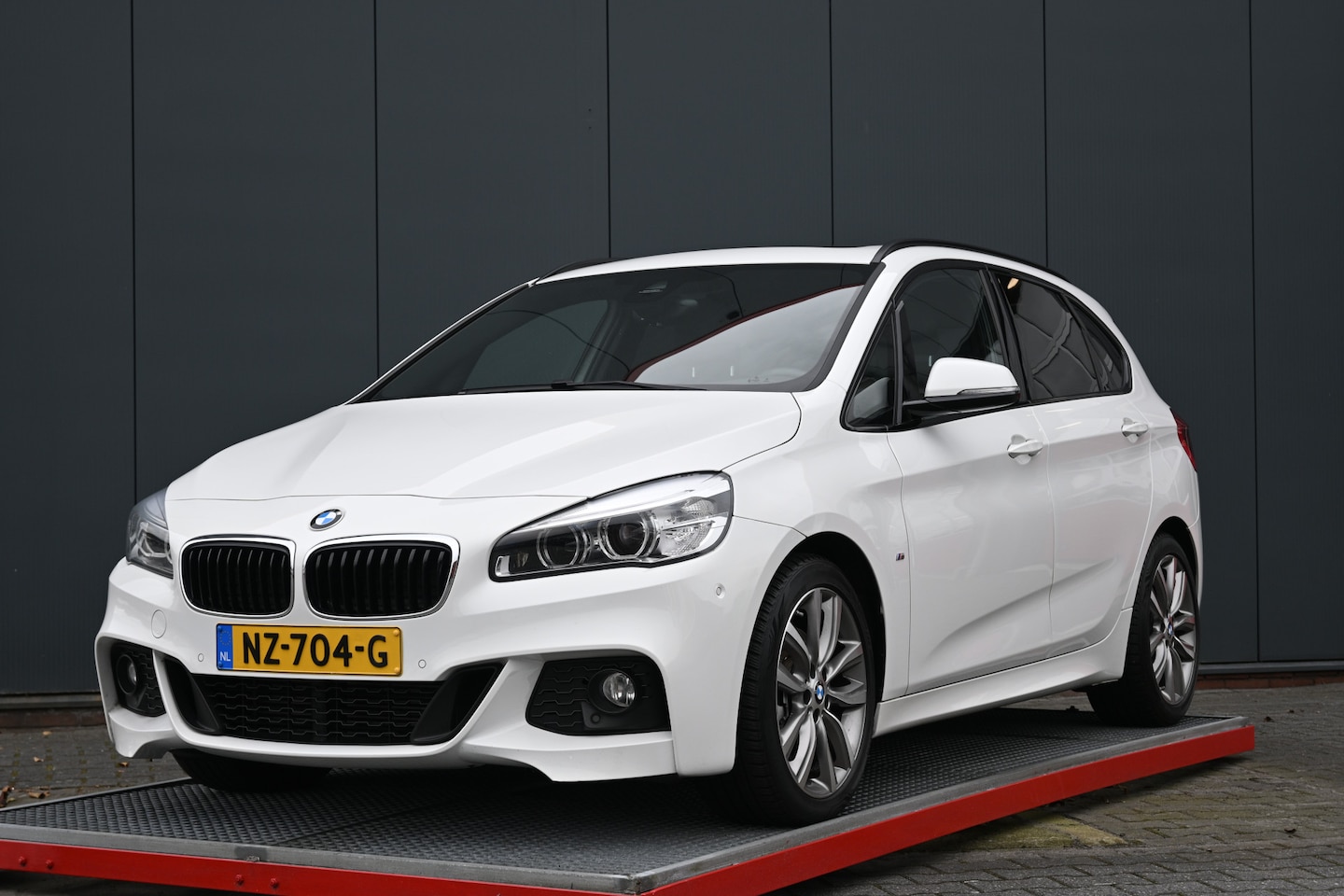 BMW 2-serie Active Tourer - 220i Centennial High Executive trekhaak m sport - AutoWereld.nl