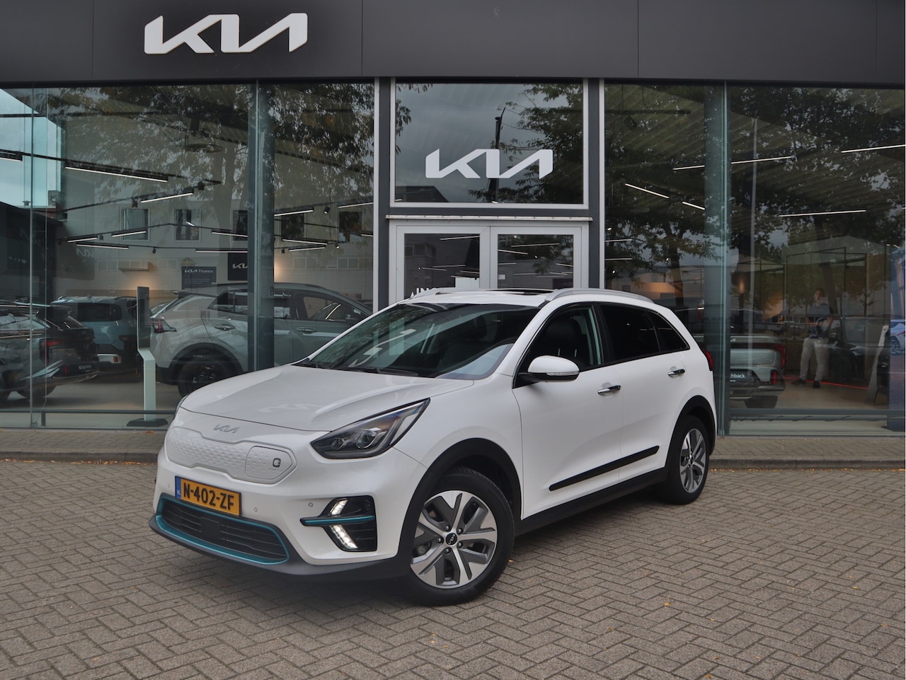 Kia e-Niro - ExecutiveLine 64 kWh | Leder | Memory | JBL | Schuifdak | Stoelventilatie | tot 10 jaar Ga - AutoWereld.nl