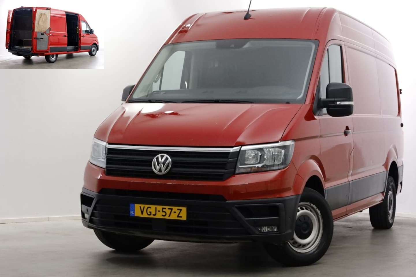 Volkswagen Crafter - 35 2.0 TDI 177pk RWD L3H3 (L2H2) Airco/Navi/Trekhaak 3500kg 07-2020 - AutoWereld.nl