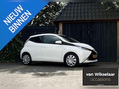 Toyota Aygo - 1.0 VVT-i x-play 2017 AIRCO/PARKEERCAMERA/5-DEURS