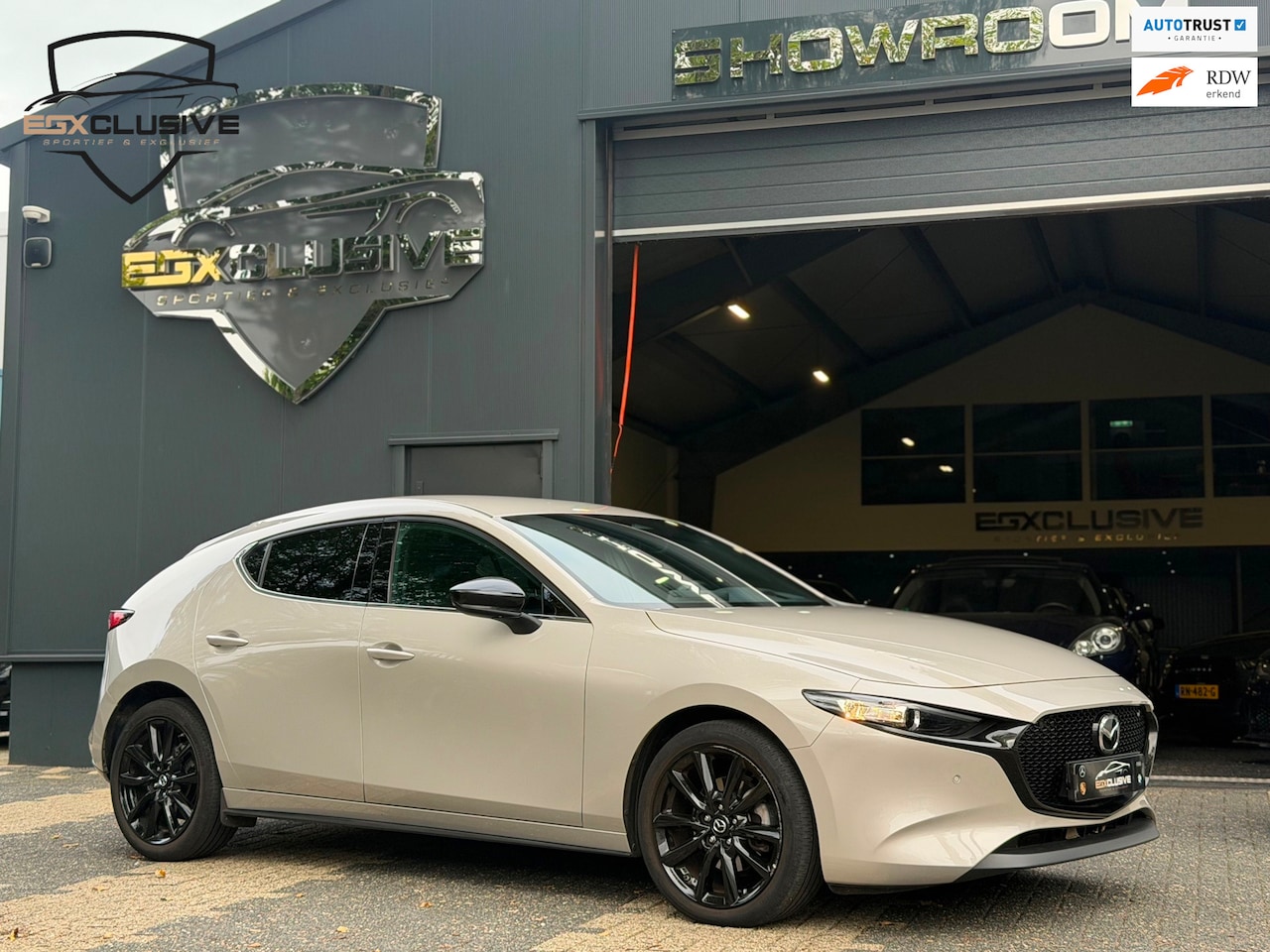 Mazda 3 - 2.5 e-SkyActiv-G M Hybrid 140 Homura Origineel NL NAP - AutoWereld.nl