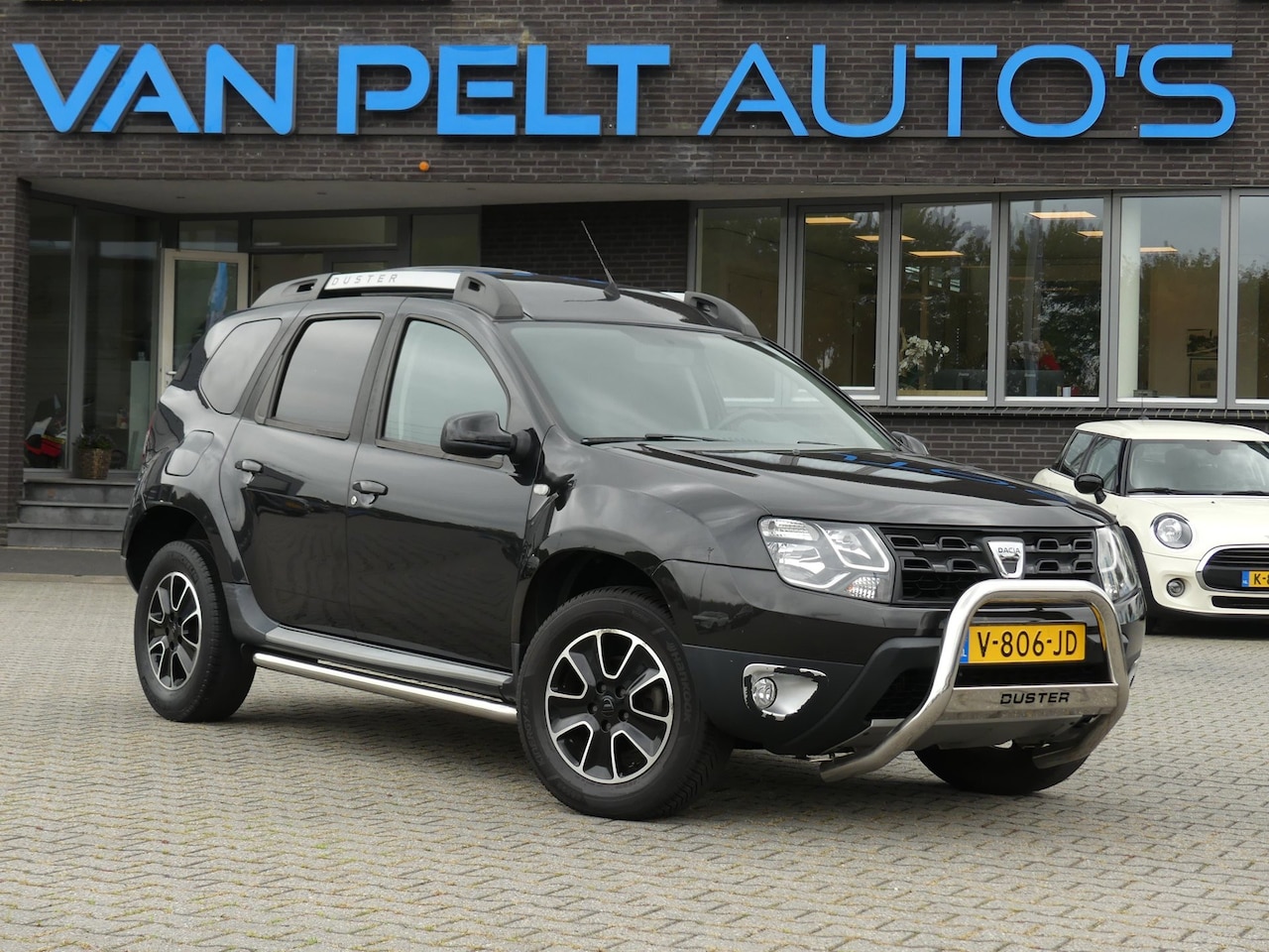 Dacia Duster - 1.5 dCi 4x2 AUTOMAAT Série Limitée BlackShadow - AutoWereld.nl