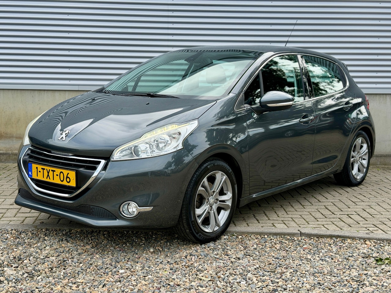 Peugeot 208 - 1.2 e-VTi Executive Automaat | Dealer oh, trekhaak, LMV ] - AutoWereld.nl