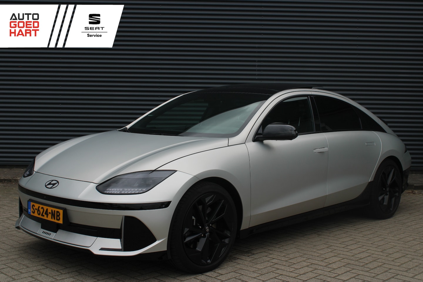 Hyundai IONIQ 6 - First Edition AWD 77.4 kWh 325PK Panoramdak Trekhaak Stoel/Stuurverwarming Camera - AutoWereld.nl