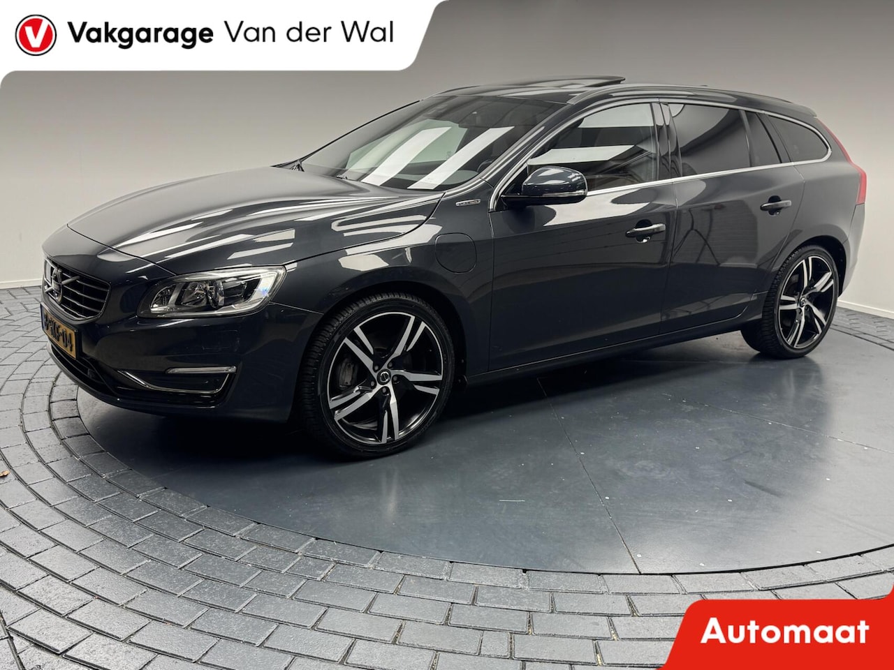 Volvo V60 - 2.4 D6 Plug-In Hybrid Polestar Automaat-Trekhaak-Panoramadak-Cr.contr-Clima-Camera-Parkeer - AutoWereld.nl
