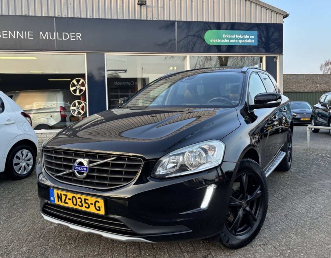 Volvo XC60 - 2.0 D4 Ocean Race LEDER / TREKHAAK / AUTOMAAT - AutoWereld.nl