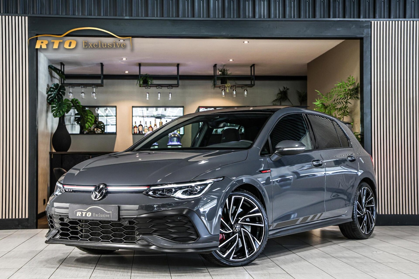 Volkswagen Golf - 2.0 TSI GTI Clubsport|Pano|ACC|19''|Dolphin - AutoWereld.nl