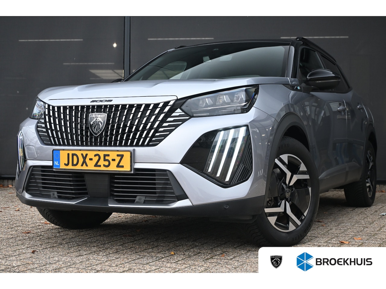Peugeot e-2008 - EV GT 54 kWh 94,44% SOH | Alcantara | Elektr. Stoelen | Navigatie | Stoelverwarming | Clim - AutoWereld.nl