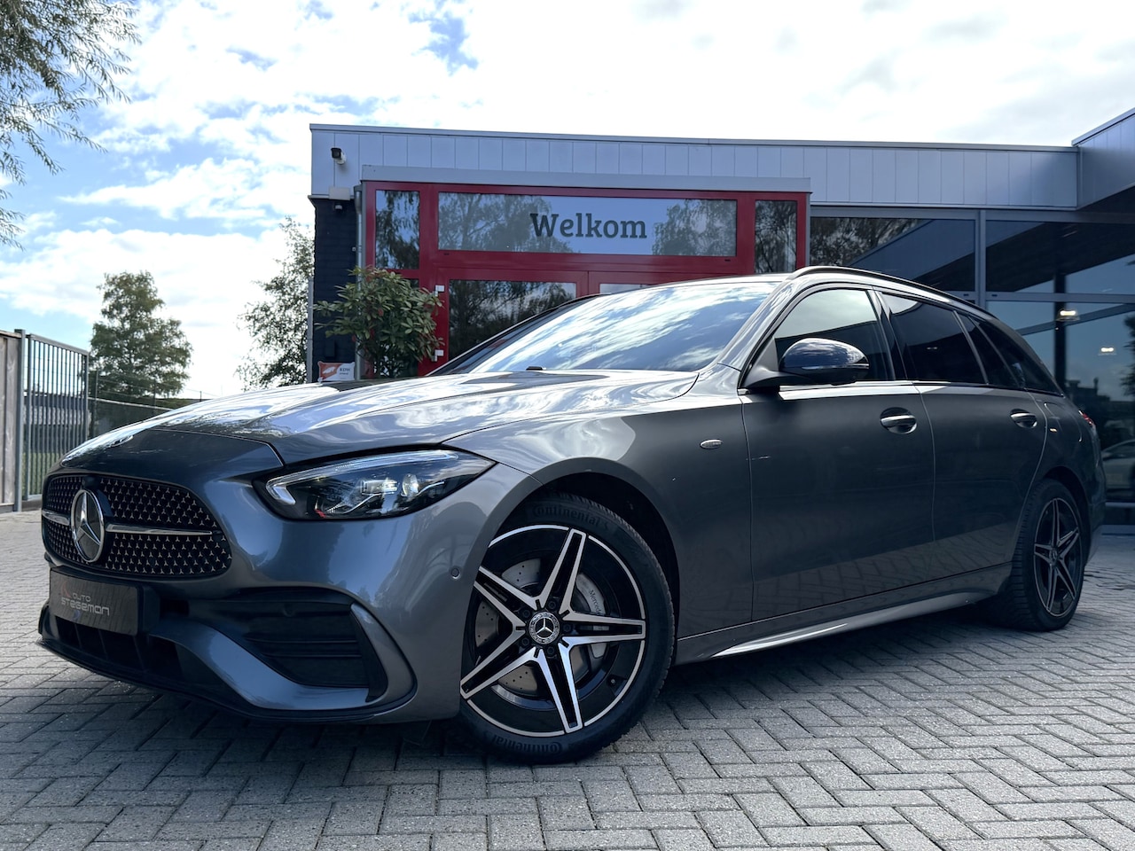 Mercedes-Benz C-klasse Estate - 300e *!* AMG *!* PANODAK/ BURMESTER/ DISTRONIC/ 360 CAMERA *!* - AutoWereld.nl