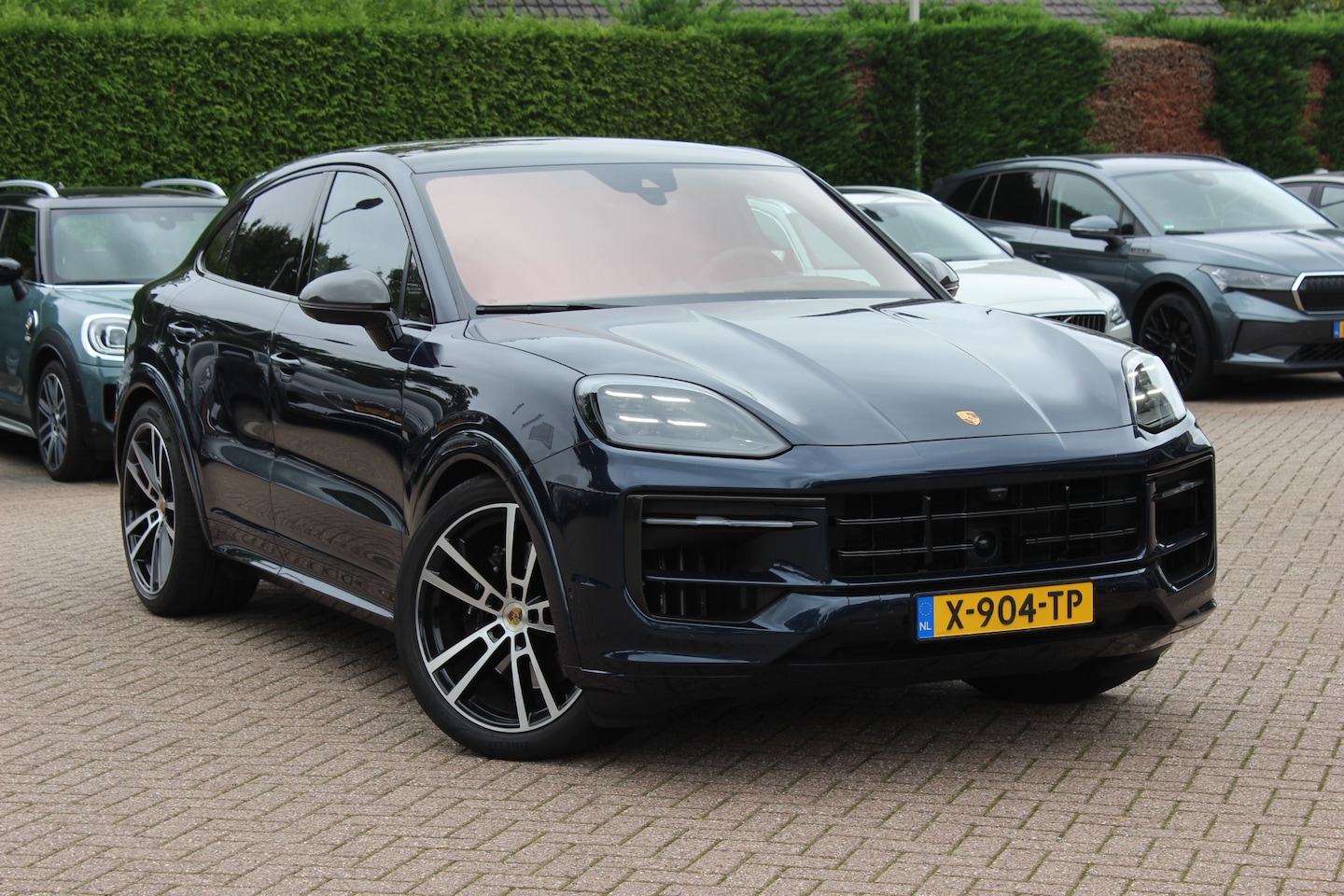 Porsche Cayenne Coupé - 3.0 E-Hybrid / SOH 97,1% / Panoramadak / 360Camera / Head-up / Passenger Display / 4Wielbe - AutoWereld.nl