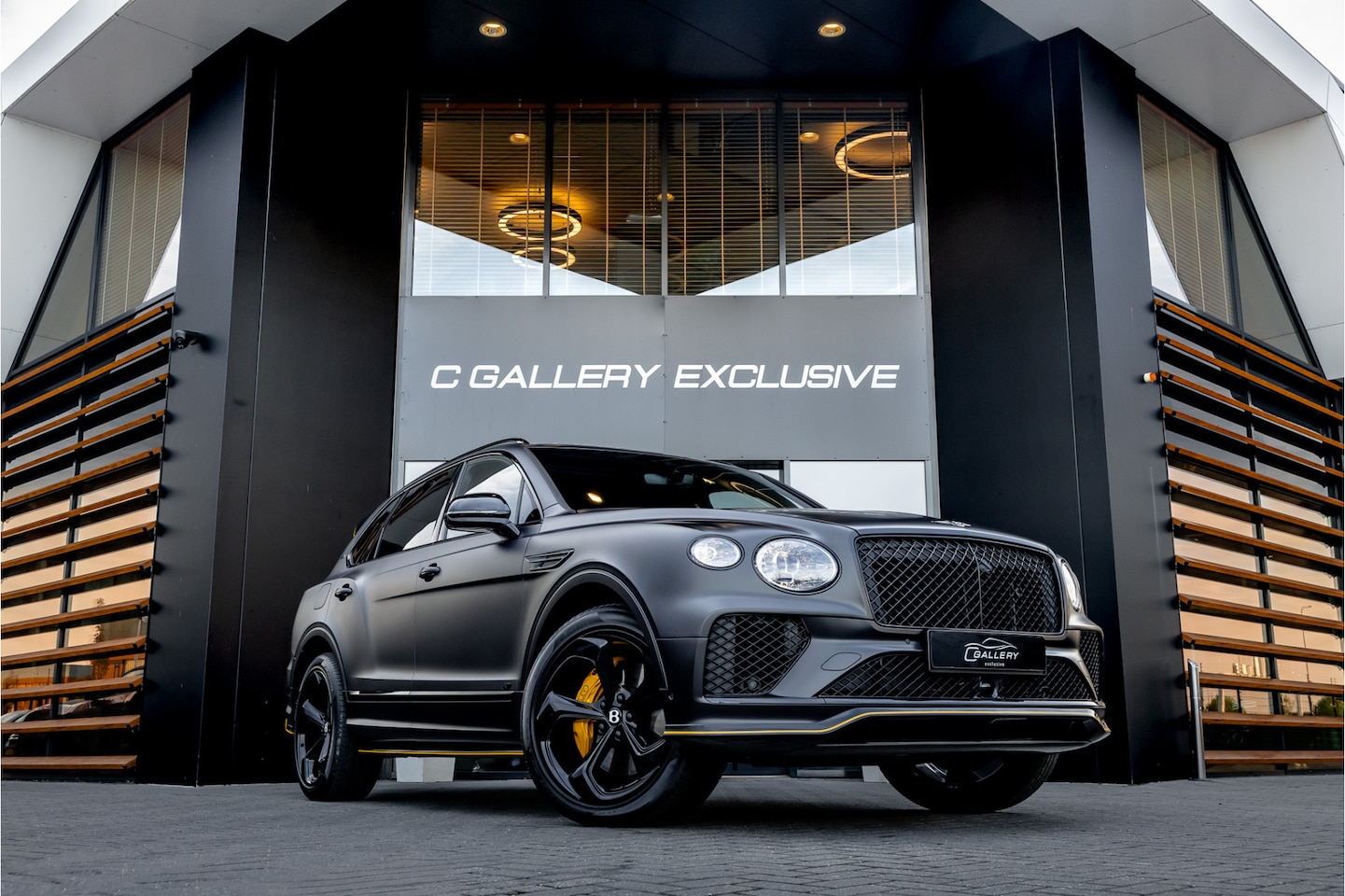 Bentley Bentayga - 4.0 V8 S Black Edition - Panorama | B&O | Stoelventilatie X4 | Massage | Elek. Trekhaak - AutoWereld.nl