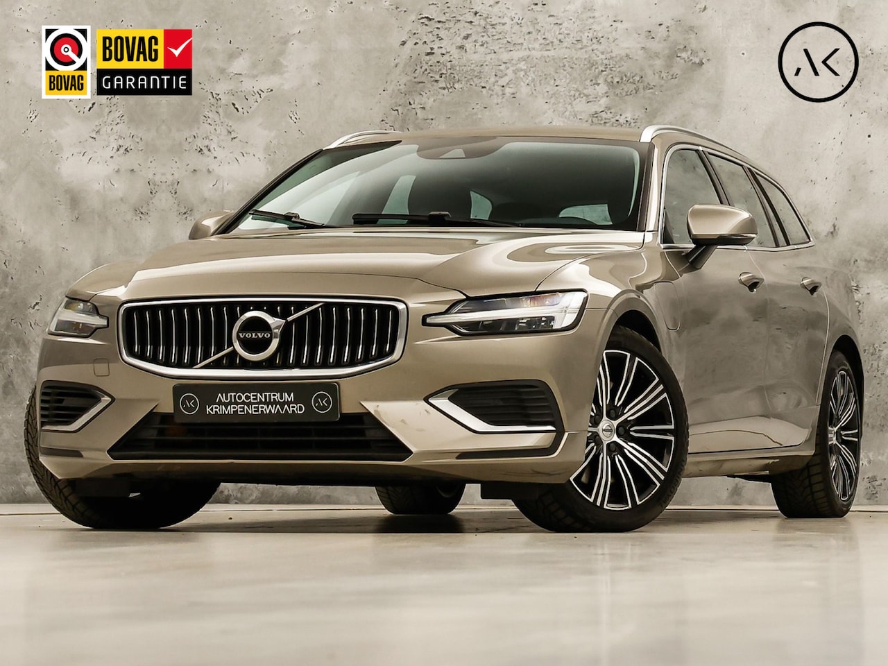 Volvo V60 - 2.0 T6 Recharge AWD Inscription 340Pk Automaat (SOH 87,7% APPLE CARPLAY, GROOT NAVI, CAMER - AutoWereld.nl