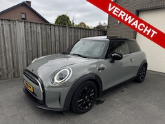 MINI 3-Deurs - 1.5 Cooper Facelift Panoramadak Carplay SportLeder Keyless Navi Led Camera Pdc
