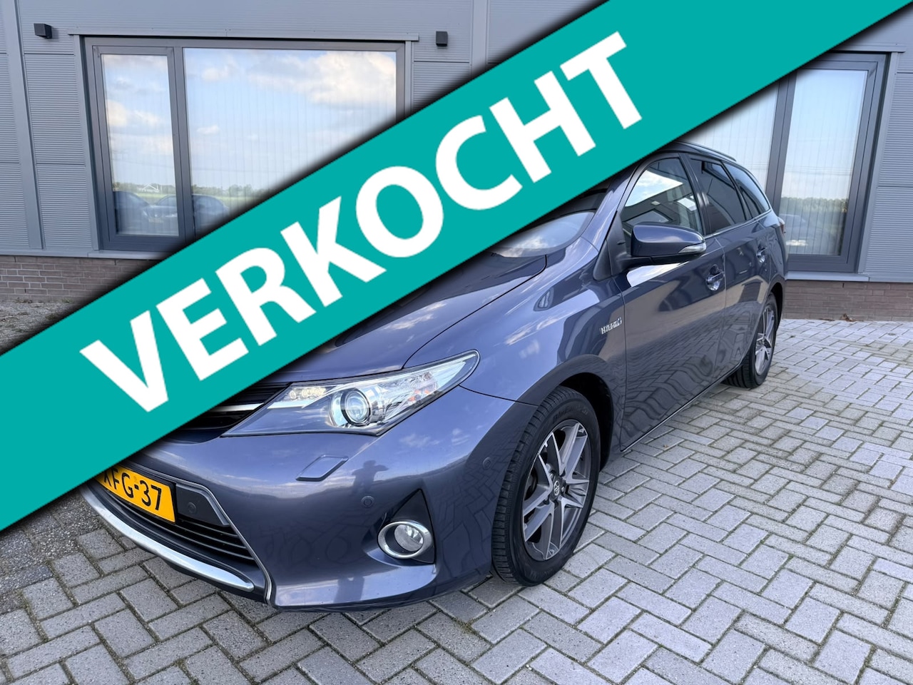 Toyota Auris Touring Sports - 1.8 Hybrid Lease // Clima // Navi // PDC // stoelverw. // Pano // - AutoWereld.nl