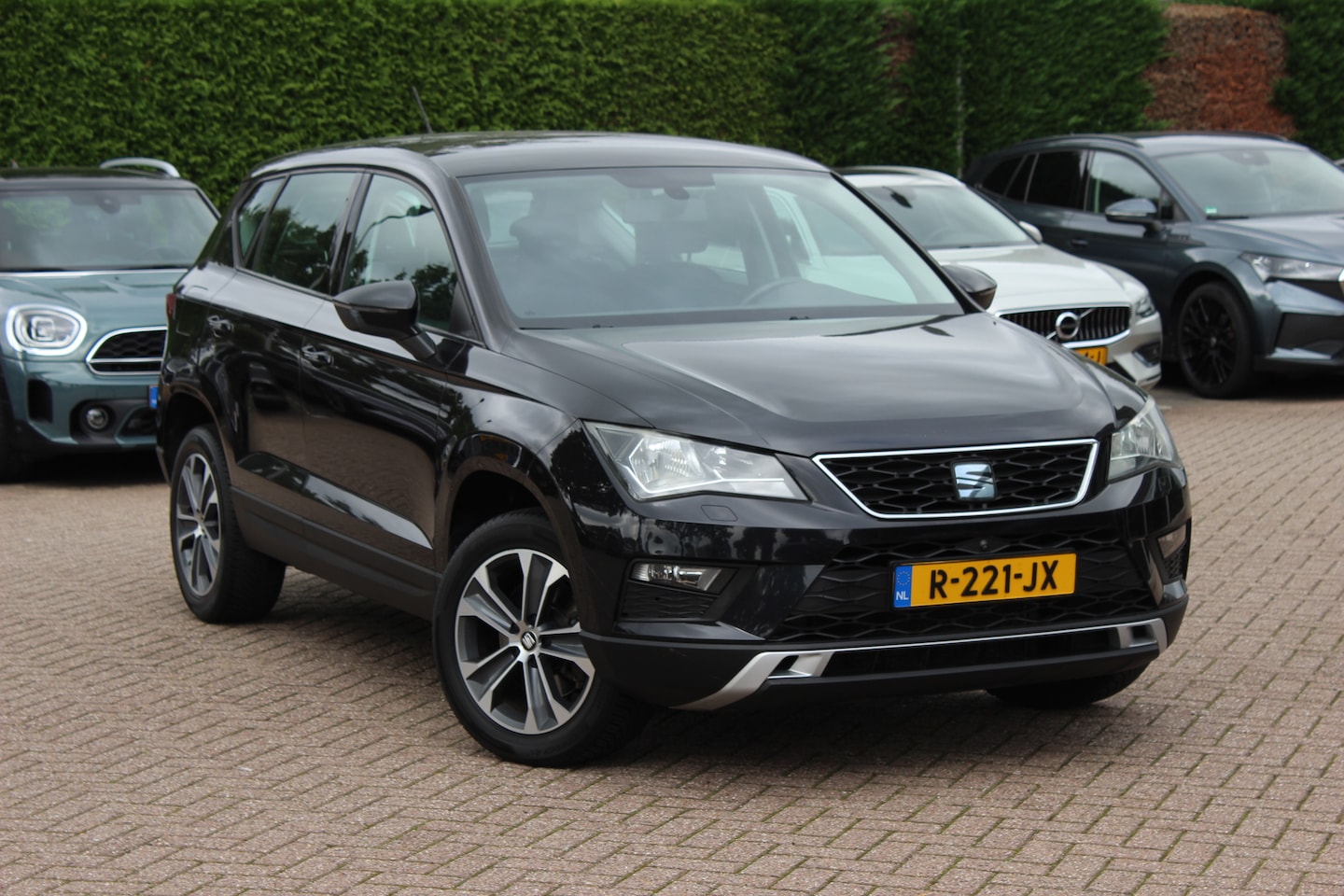 SEAT Ateca - 1.4 EcoTSI Xcellence / Camera / Keyless / CarPlay / 17'' / Elektr. achterklep / Stoelverwa - AutoWereld.nl